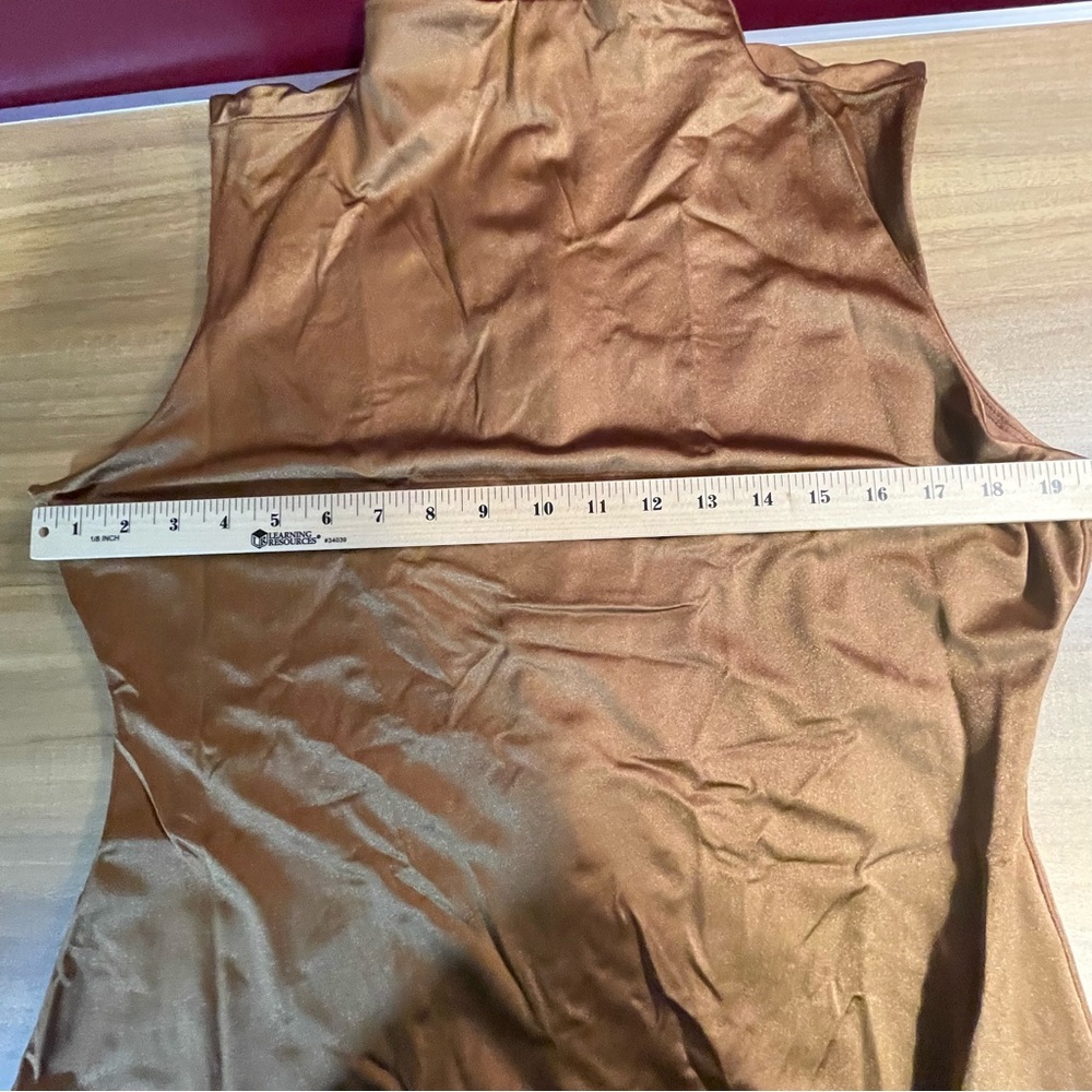 SKIMS Gold Sleeveless Ruched Bodysuit - Picture 4 of 5